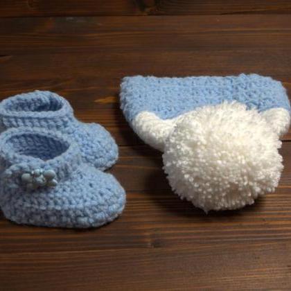 Crochet Winter Baby Set Boy Booties And Pom Pom..