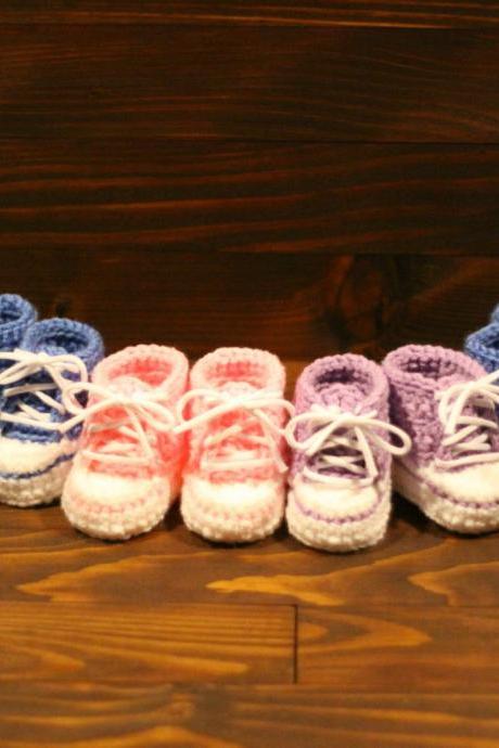 Baby booties, sneakers, crochet all star, baby shower gift, newborn gift, baby girl, baby boy, first shoes with name